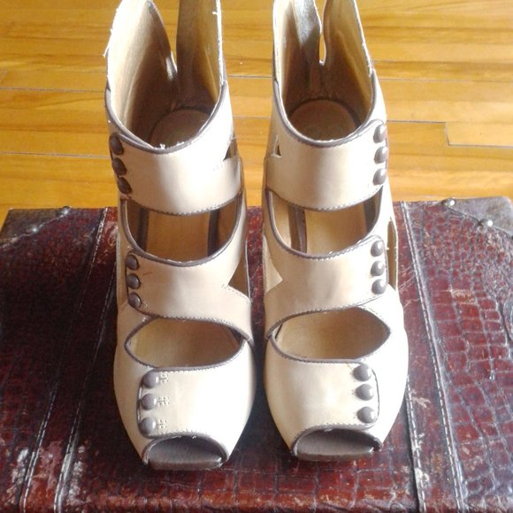 Beige High heel Seychelles peep toe bootie shoes - Picture 5 of 9